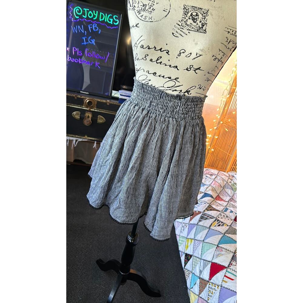 vintage y2k navy white vertical striped mini